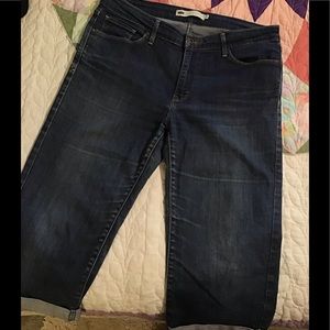 Levi’s cuffed capris.